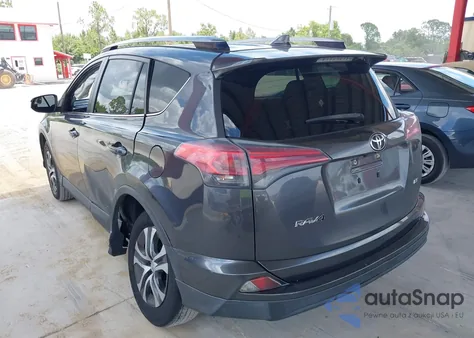 2017 Toyota Rav4 Le z USA, uszkodzony, nr VIN JTMZFREV5HD093875